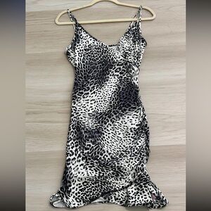 bebe Black and White Snow Leopard Mini Rhinestone Bodycon V-Neck dress S/P